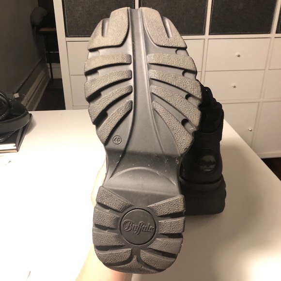 SOLD Buffalo Classic Platform High-Top Sneakers - Picture 7 of 7